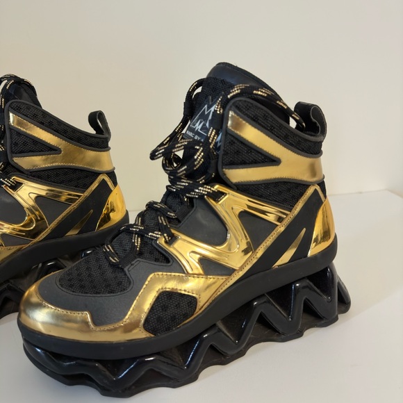 Ninja Wave Hi Top Tech Sneaker in Gold & Black - Picture 2 of 9